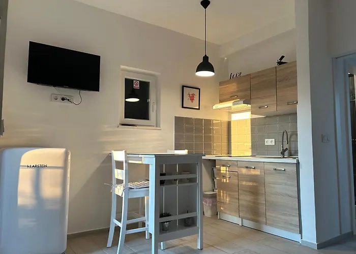 L&a * Биоград-на-Мору