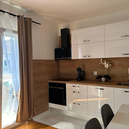 Apartamento Apartments L&A